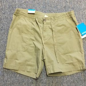 Women’s Columbia hiking shorts